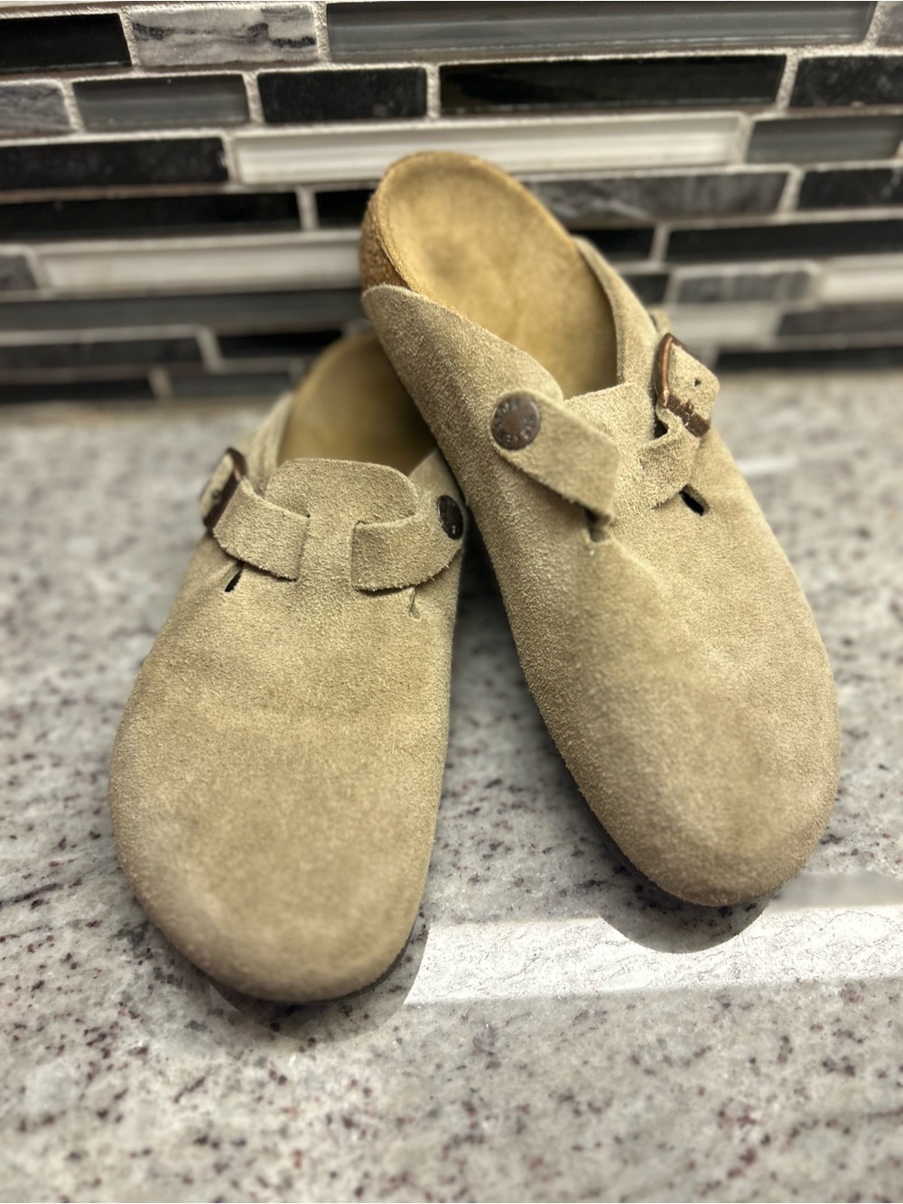 Birkenstock Boston Kids Suede Clog Slip-Ons in Light Tan size 2(33)